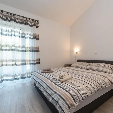 Buskulic Anamarija 3 By Interhome * Vir