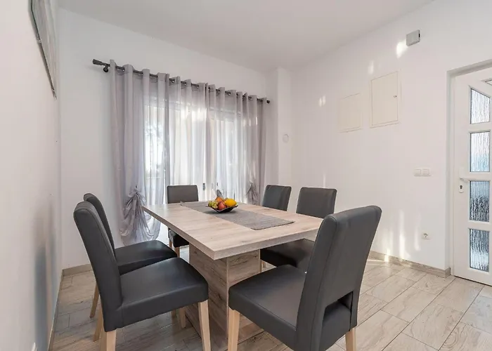 Buskulic Anamarija 3 By Interhome