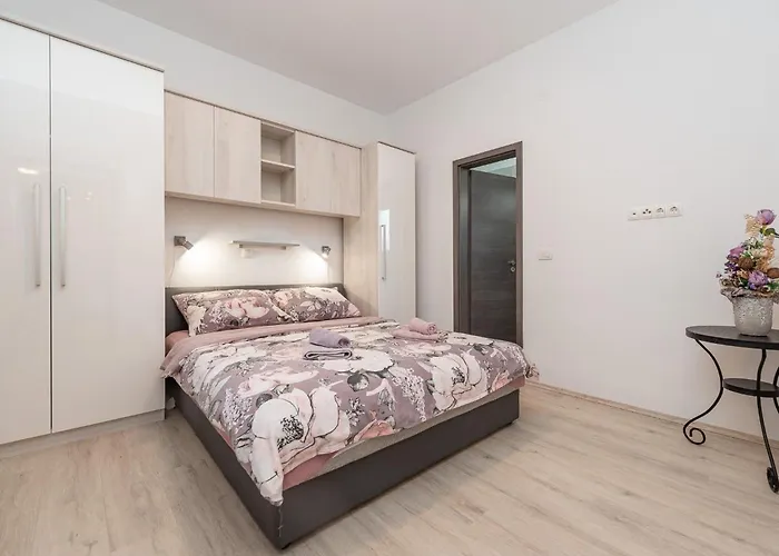 Buskulic Anamarija 3 By Interhome Vir