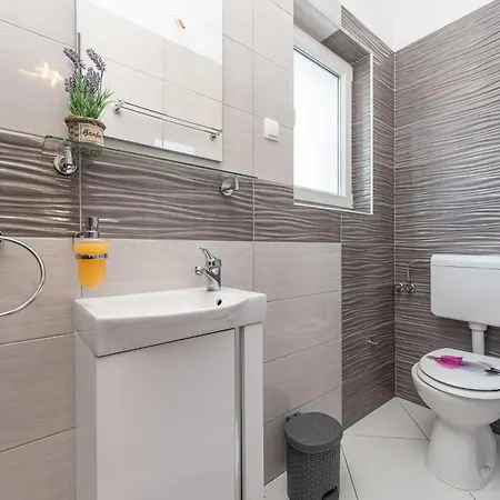 Apartament Buskulic Anamarija 3 By Interhome