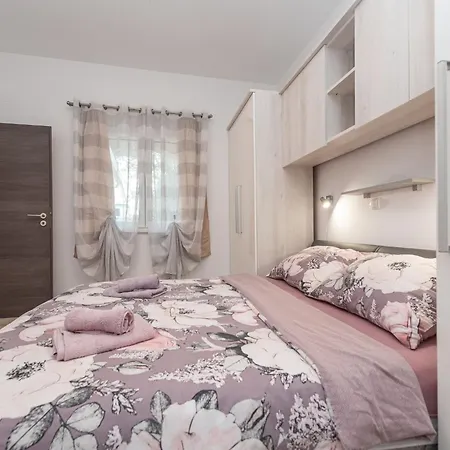 Apartmán Buskulic Anamarija 3 By Interhome *